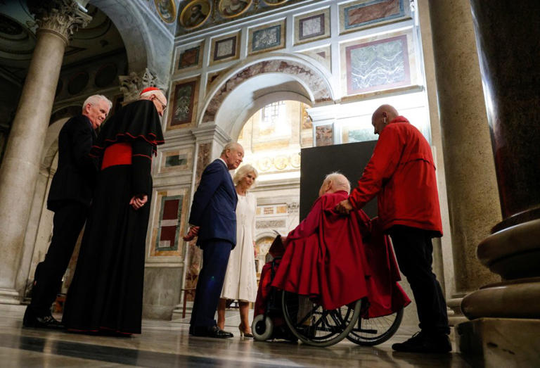 Why was King Charles praying with the pope?