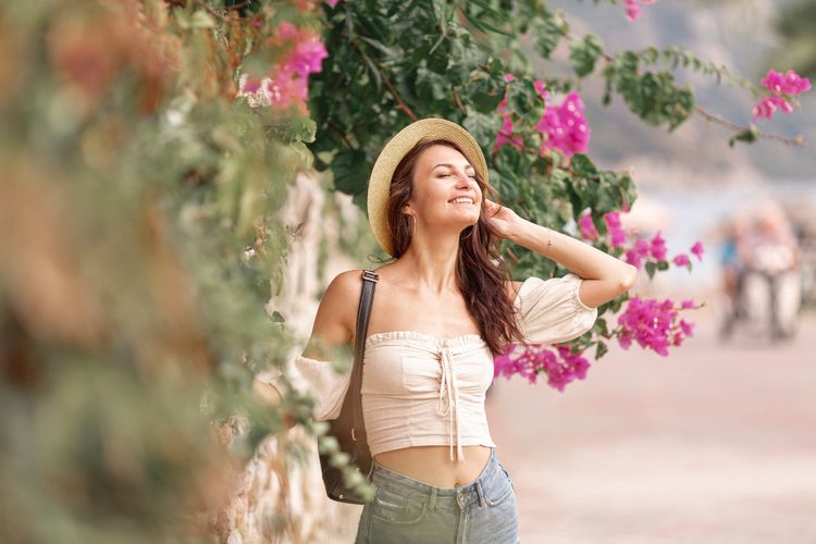 Seni Menikmati Kehidupan: 8 Kebiasaan Orang Bahagia