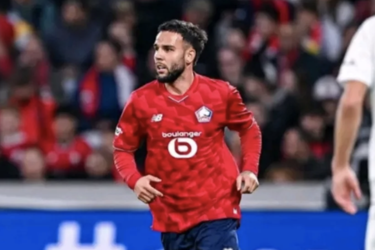 Calvin Verdonk Dikartu Merah Usai Main 8 Menit di Lille