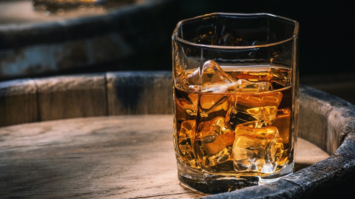 Merek whiski legendaris berusia 230 tahun Jim Beam menghentikan proses distilasi selama setahun