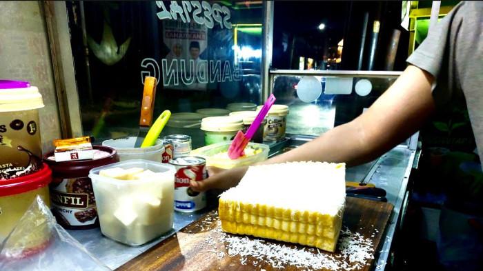 Bangunjiwo: Roti Bang Kumis Nikmat, Harga Terjangkau, Pesan Online