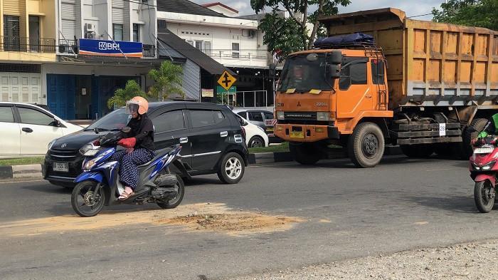 Keluarga Tertimpa Kecelakaan Maut di Padang, Istri Tewas, Suami dan Anak Selamat