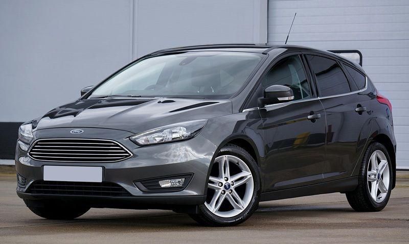 Sedan atau Hatchback: Mana yang Lebih Lincah untuk Kota?