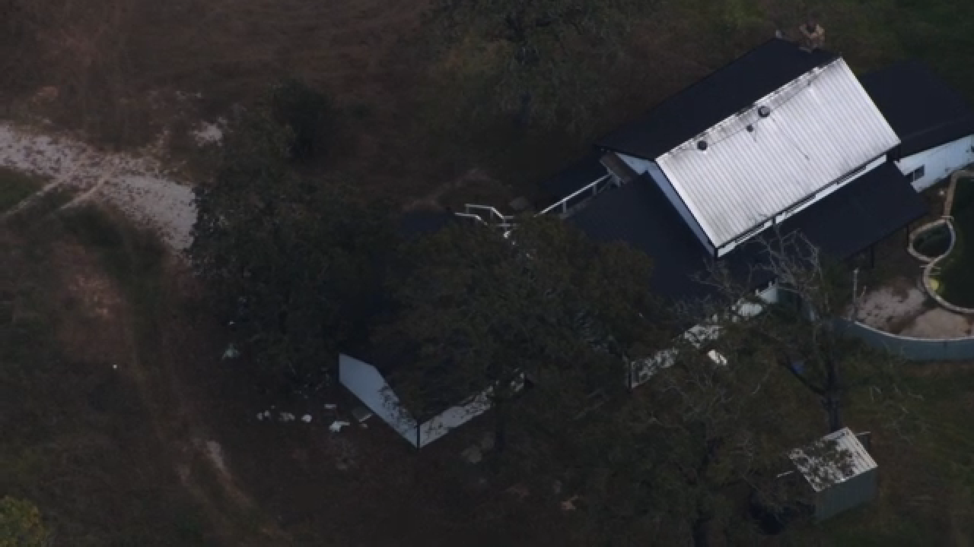 Man, woman and child found dead in possible murder-suicide, MCSO says