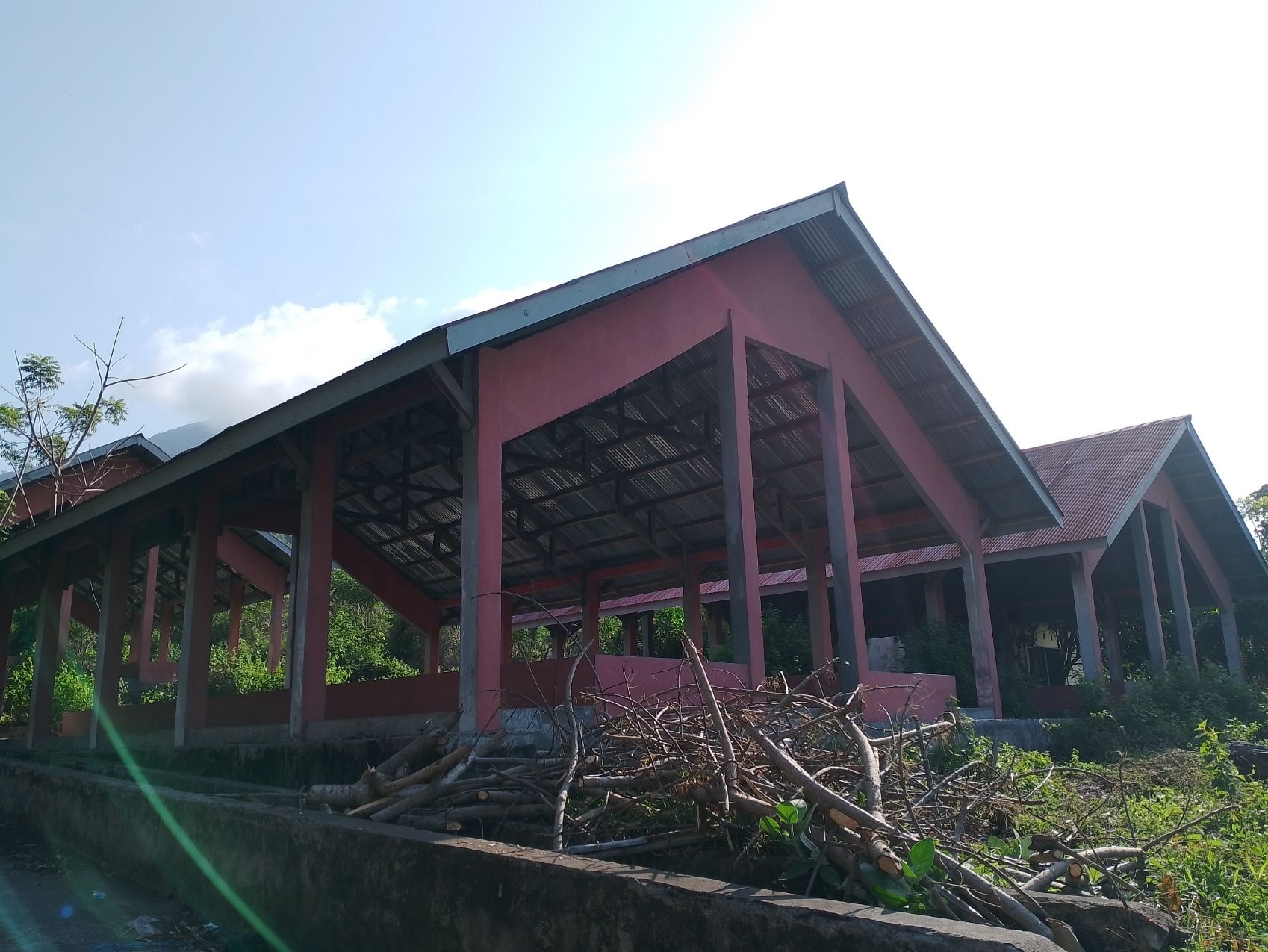 Pasar Oka: Jantung Ekonomi yang Terabaikan Pemerintah Flores Timur