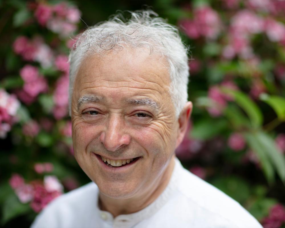 Frank Cottrell-Boyce calls for children's reading to be treated as a ‘right', in final laureate lecture