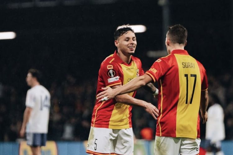 Dean James Bantu Go Ahead Eagles Ciptakan Kemenangan Bersejarah Lawan Aston Villa di Liga Eropa