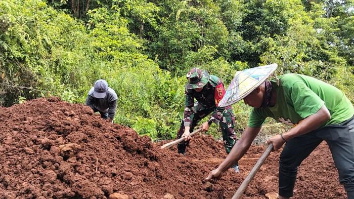 TMMD ke-126 Kodim 0914 Tana Tidung Capai 57 Persen, Dansatgas Bantu Ratakan Tanah