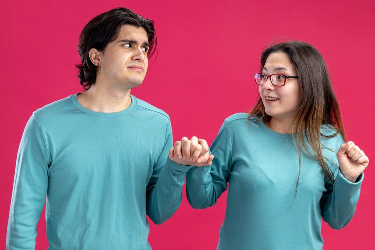 7 Weton Setia, Tapi Suka Hemat: Pasangan Tulus yang Terkenal Pelit