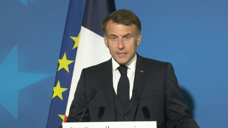 Ukraine: les sanctions américaines contre la Russie "vont dans la bonne direction" (Macron)