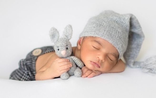 15 Nama Bayi Laki-laki November dan Maknanya