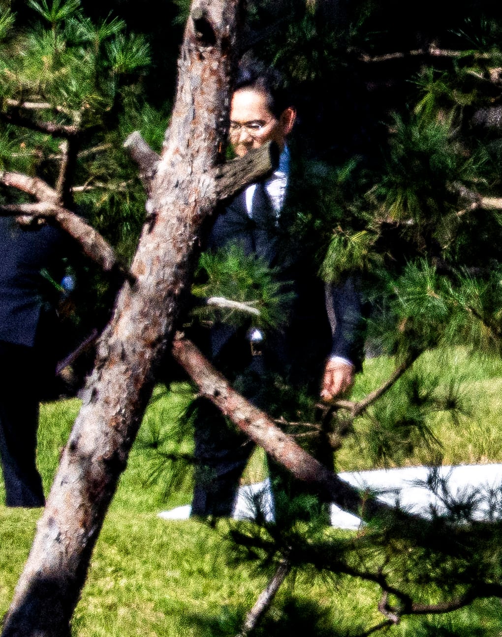 Samsung Family, Executives Honor Lee Kun-hee's 5th Anniversary