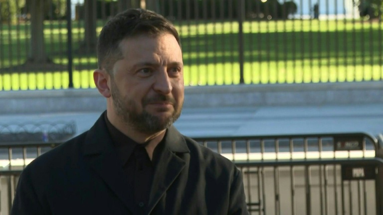 Zelensky se dit "réaliste" sur les chances d'obtenir des Tomahawk de Trump