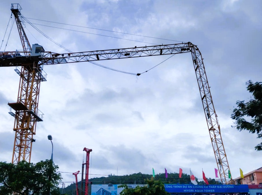 Vụ sập cần cẩu gây chết người ở Đà Nẵng: Tạm dừng thi công để phục vụ điều tra