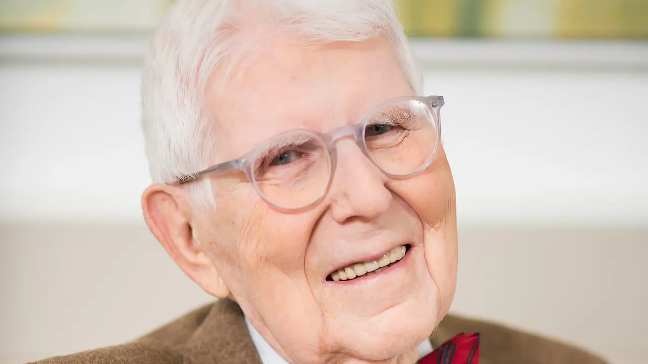 Aaron Beck, psiquiatra creador de la terapia cognitiva: 