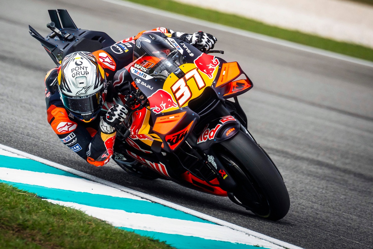 MotoGP Malaysian GP: Acosta leads frantic practice as Bezzecchi