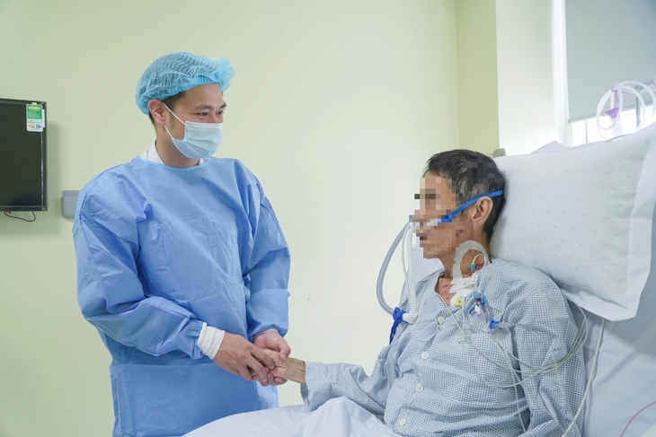 Xin ngừng điều trị về quê 'chờ chết', bệnh nhân phục hồi nhờ lá gan của người cháu