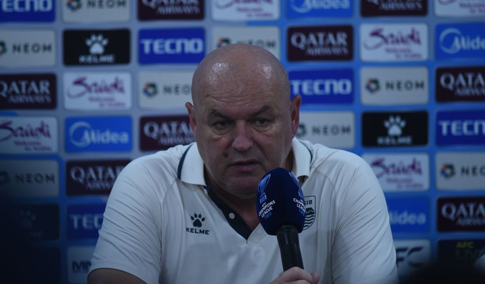 Bojan Hodak Siap Rotasi Pemain Hadapi Jadwal Padat Persib, Tak Remehkan Persis Solo