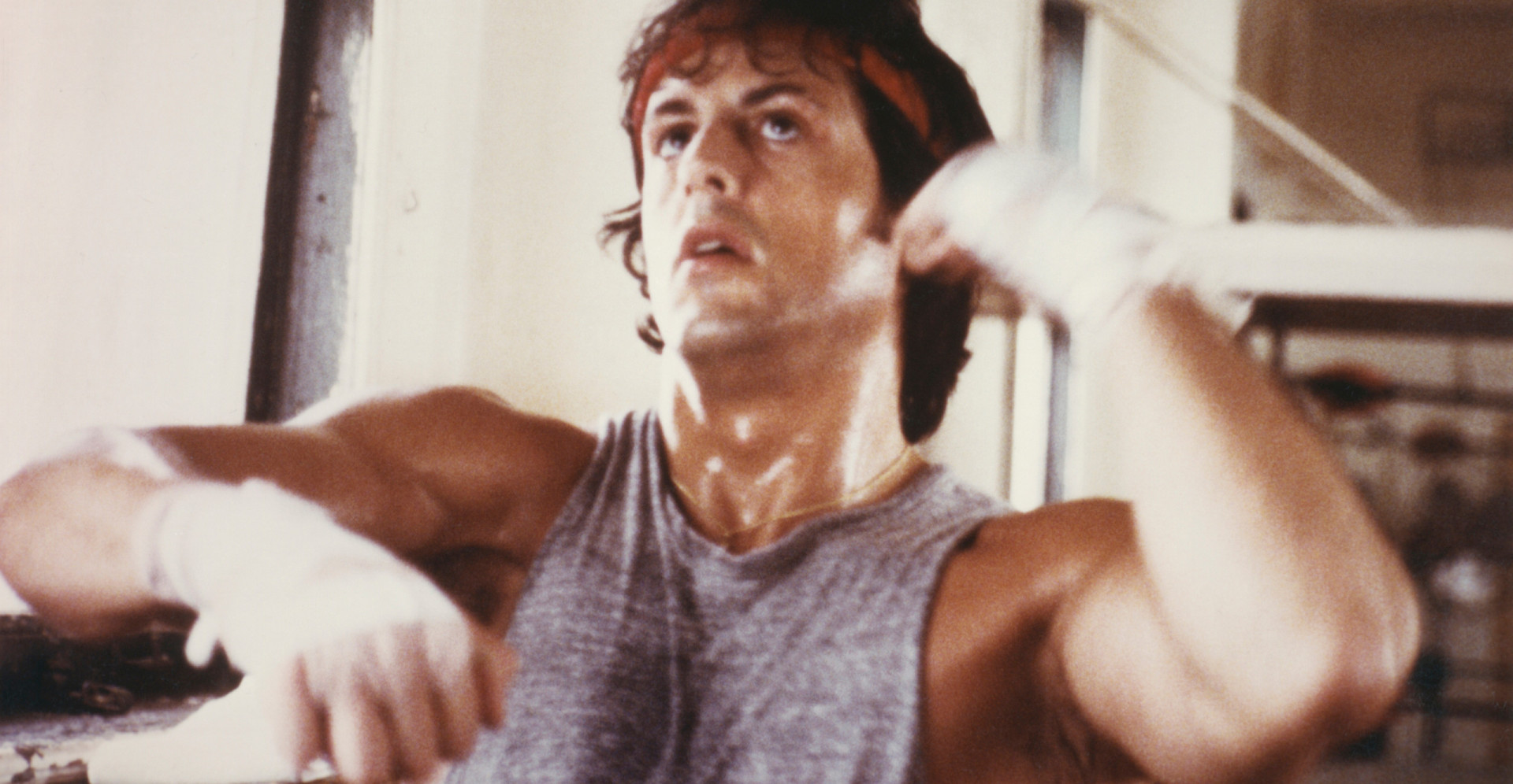 Rocky vs Rambo: Ein Vergleich der epischen Filmfiguren
