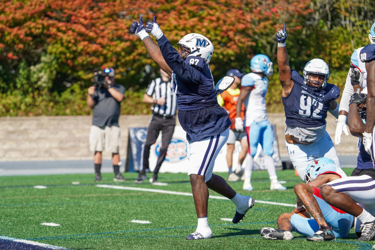 #39 Strive for perfection #39 : Preview prediction as Monmouth football hits