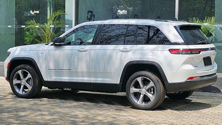 Compact SUVs compared with crossovers