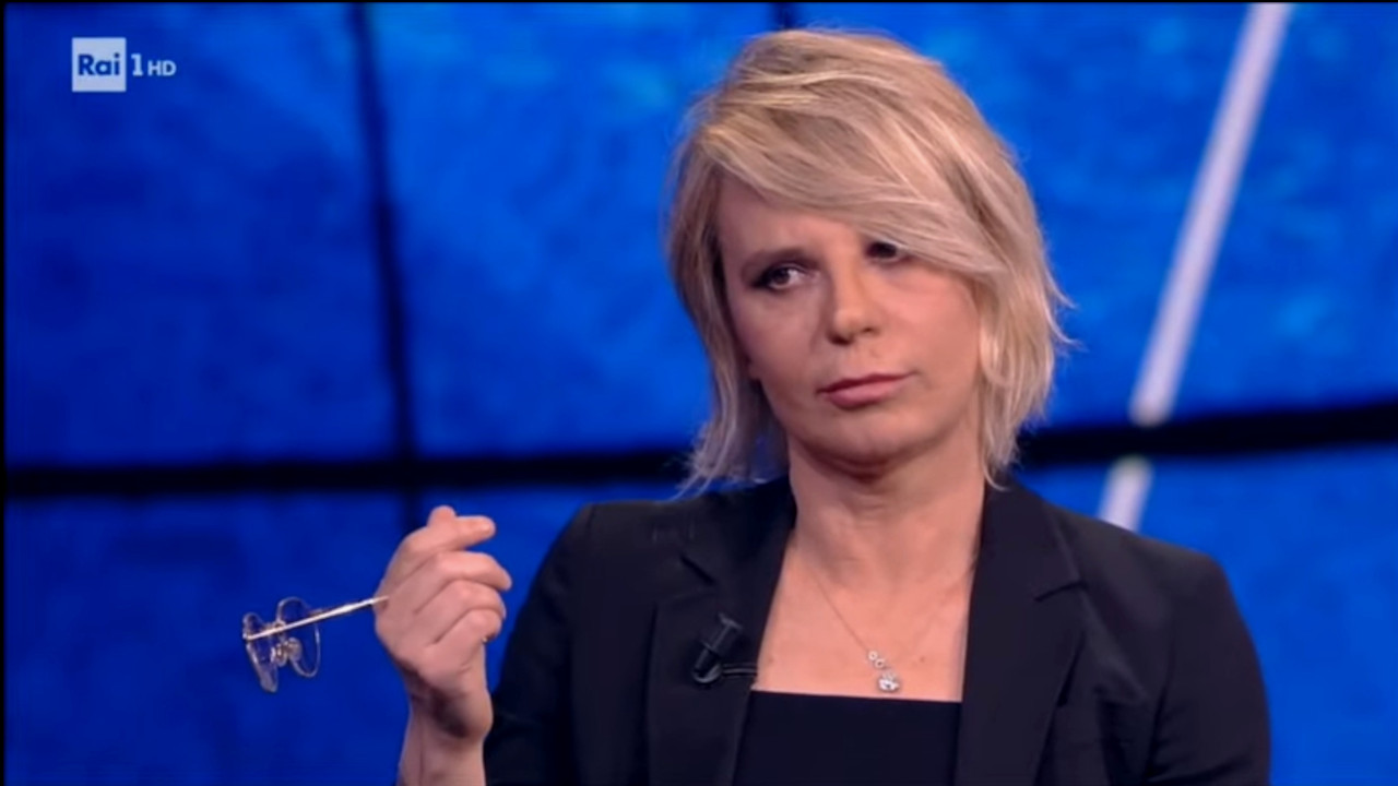 Cosa farà Maria De Filippi a Belve: si ribaltano i ruoli con Francesca ...