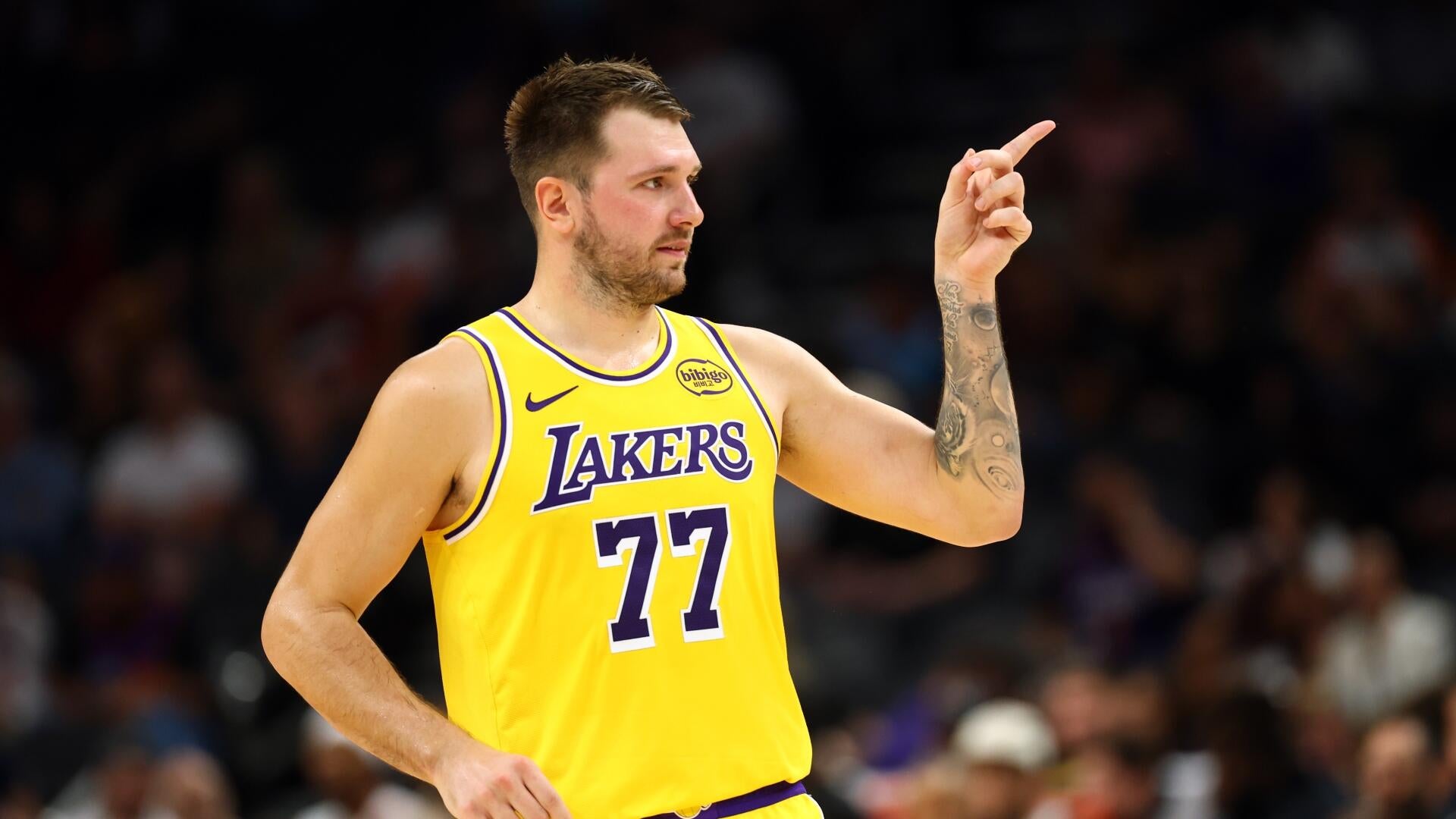 Lakers vs. Thunder odds, prediction, line, time: 2025 NBA picks for