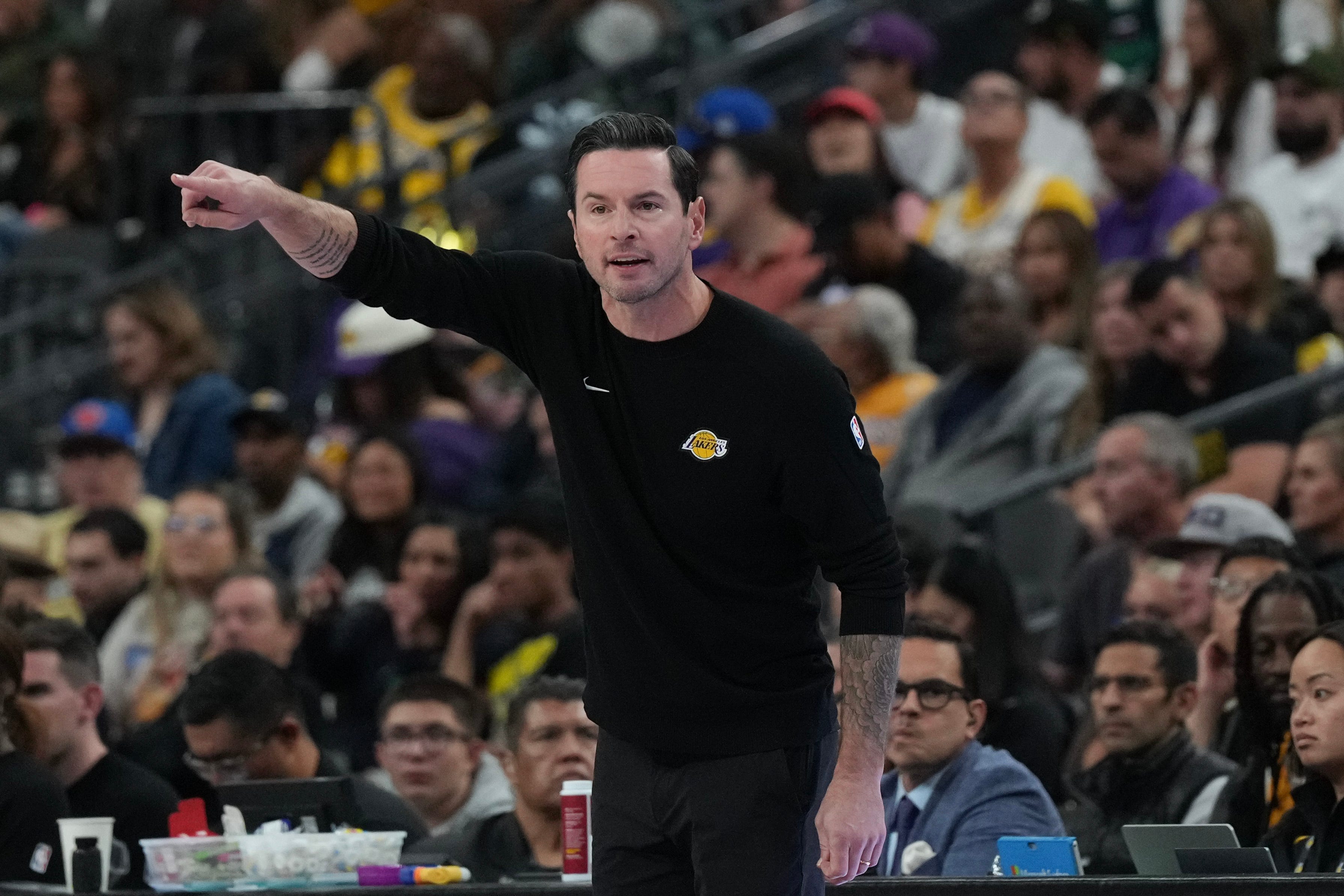 JJ Redick says Lakers lack #39 connectivity #39