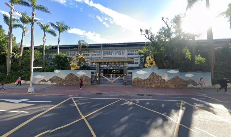 新北永和秀朗國小40年前學生曾達到1.2萬人，成為全球最大學校。（圖／Google Map）