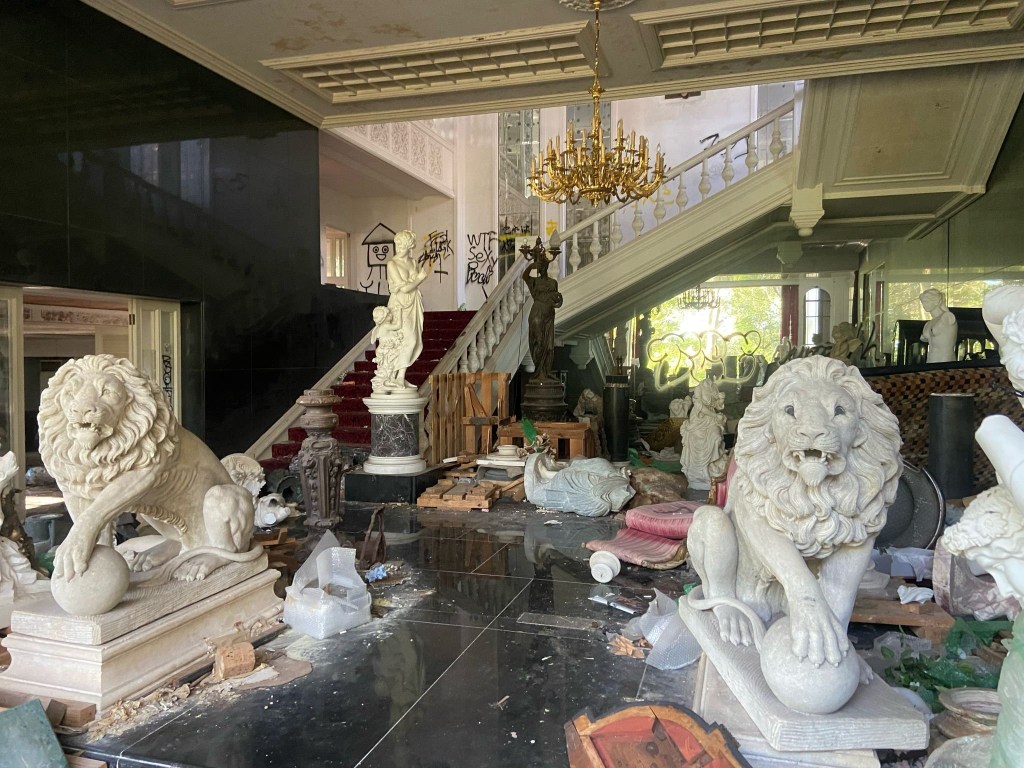 Mansions abandoned by billionaire found still full of treasures worth