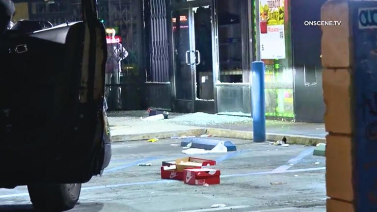 Shoe store in South Los Angeles hit by burglars twice in one week