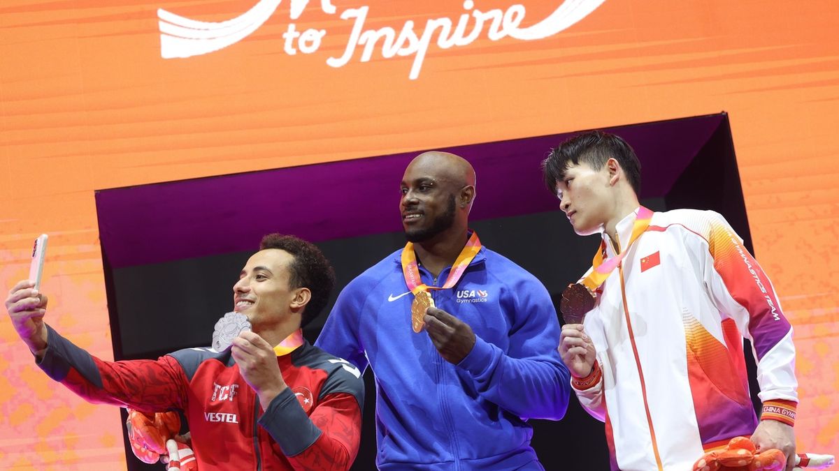 Pemula Bercahaya, Legenda Kembali Menggila di Kejuaraan Dunia Senam Artistik 2025