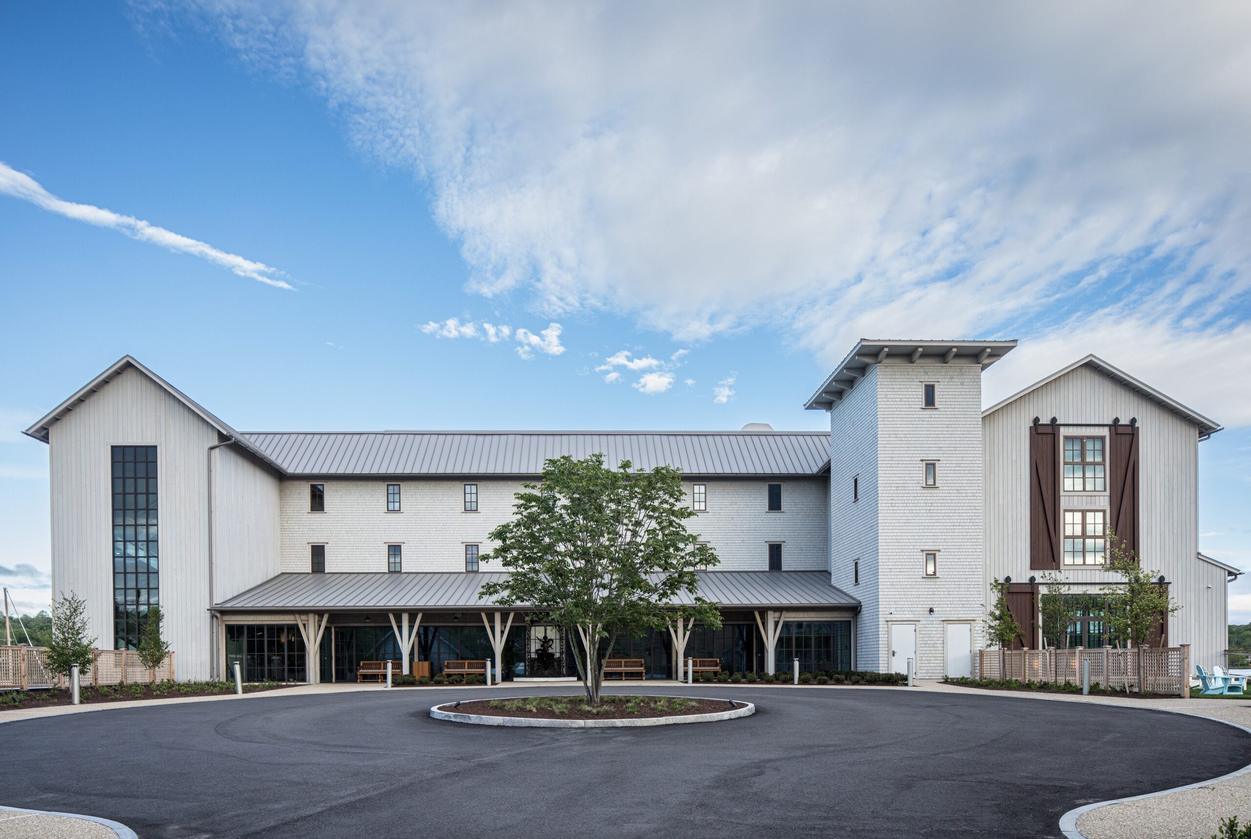 A handshake between the centuries : Delamar Mystic now open in Connecticut