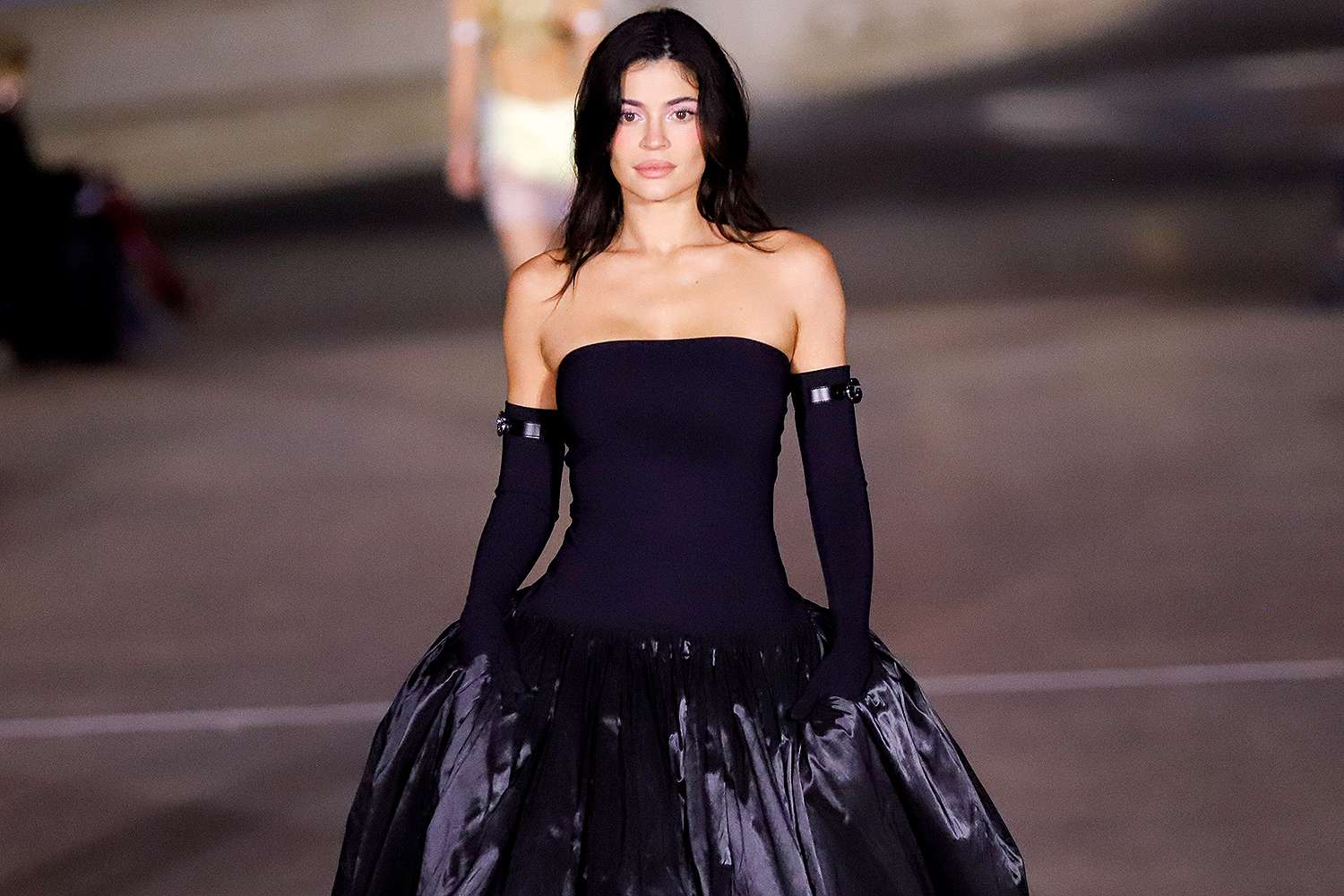 Kylie Jenner Says Daughter Stormi Gave Her the 'Confidence' to Walk the(00)