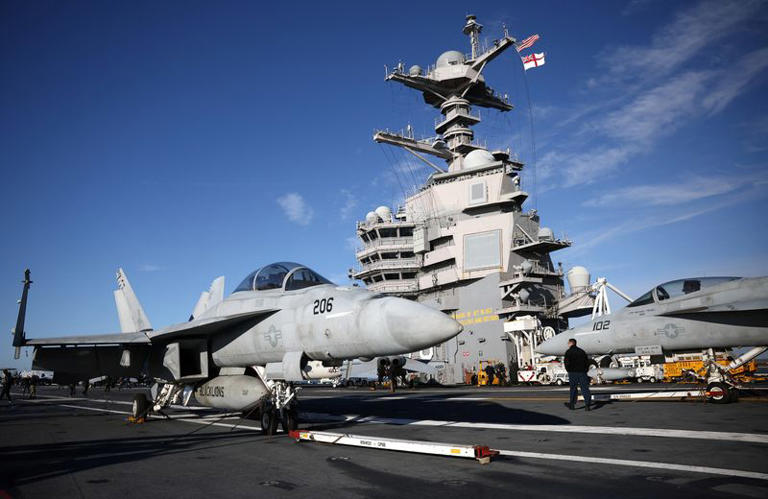 FOTO DE ARCHIVO-Visita de medios de comunicación al portaaviones estadounidense USS Gerald R. Ford anclado en el Solent, cerca de Gosport, Gran Bretaña. 17 de noviembre de 2022. REUTERS/Henry Nicholls