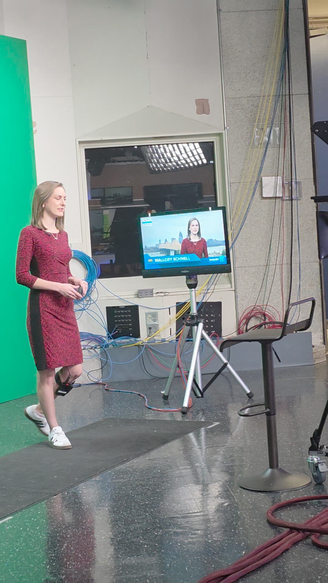 BTS | How a meteorologist does weather live with just a green screen