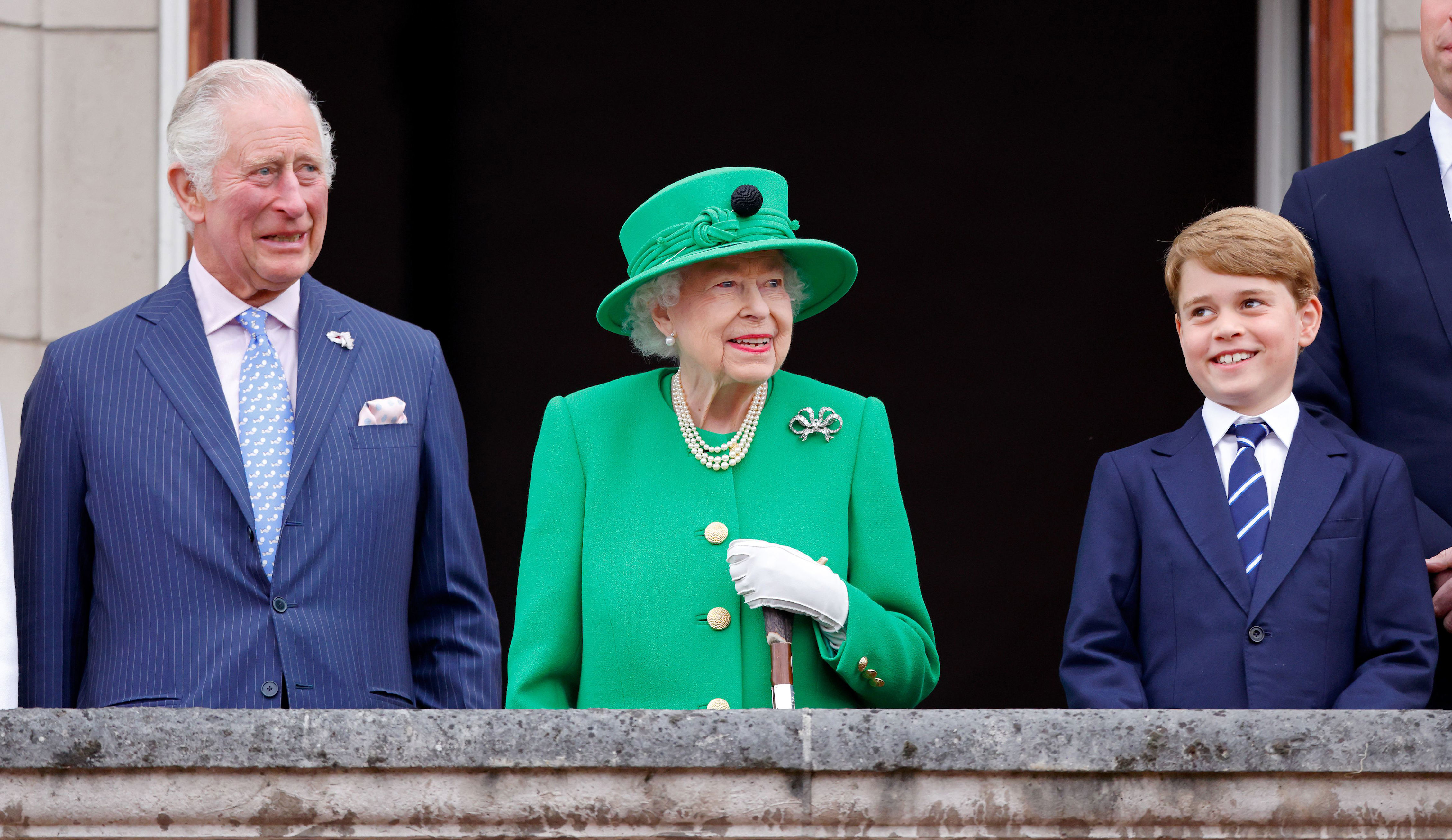 Reine Elizabeth II : les confidences du couturier royal Stewart Parvin ...