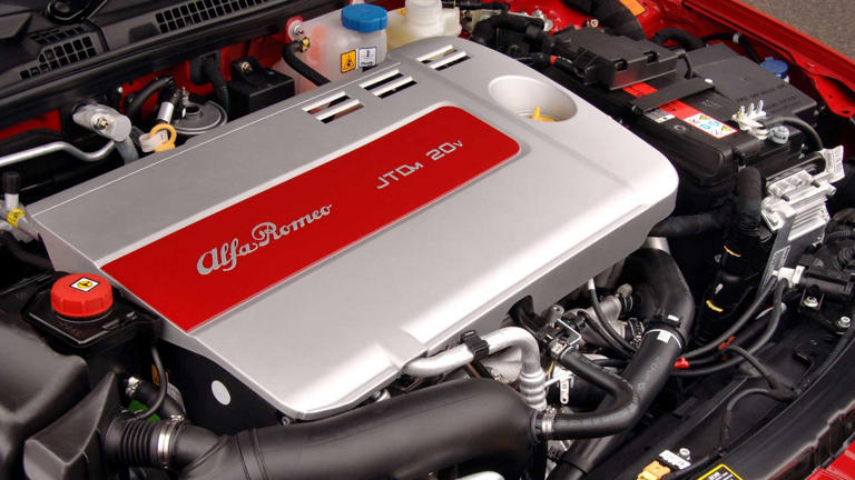 Alfa Romeo Built A Gorgeous Turbocharged Five-Cylinder Spider, But ...