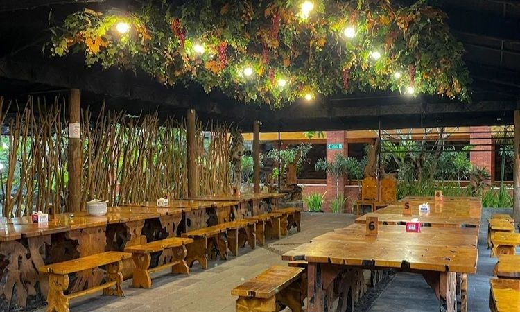 Empat Rumah Makan Keluarga Terbaik di Kediri: Lezat dan Nyaman