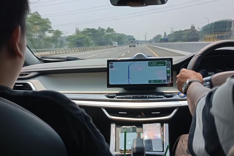 Tips menjaga mesin mobil agar siap untuk perjalanan jauh saat libur Nataru