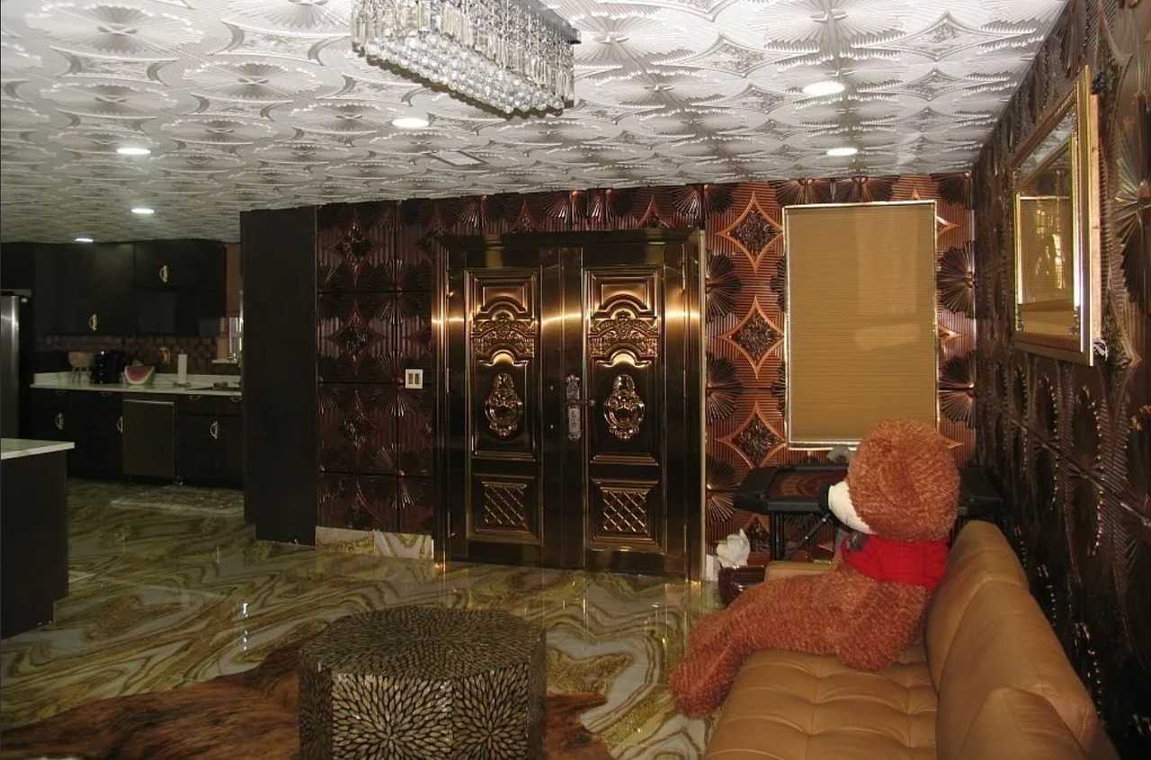 $1.4M Mansion Listing Goes Viral For All Wrong Reasons: 'Ugliest House ...