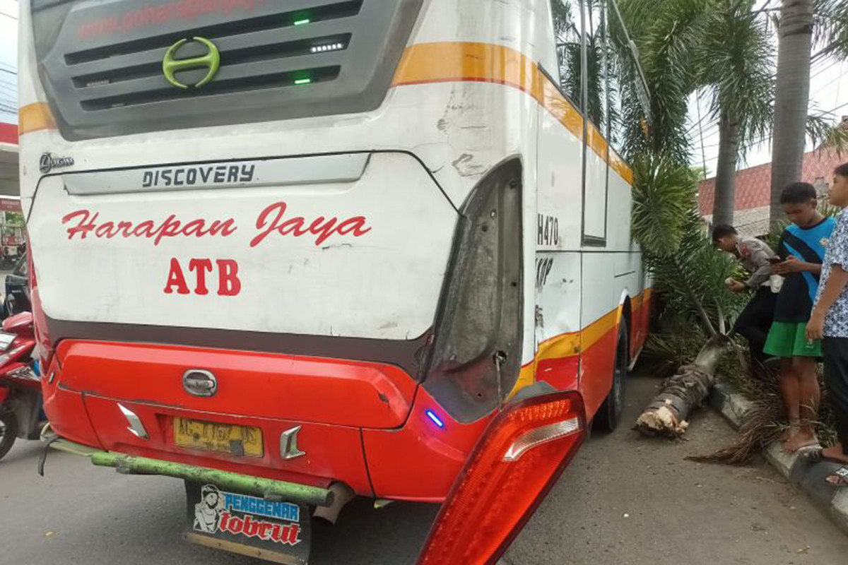 Detik-Detik Kecelakaan Bus Harapan Jaya di Tulungagung, 2 Pemotor Tewas