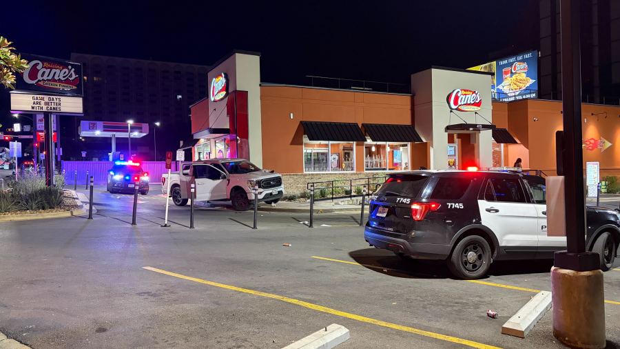 3 people in ‘critical condition’ after pickup crashes into pedestrians ...