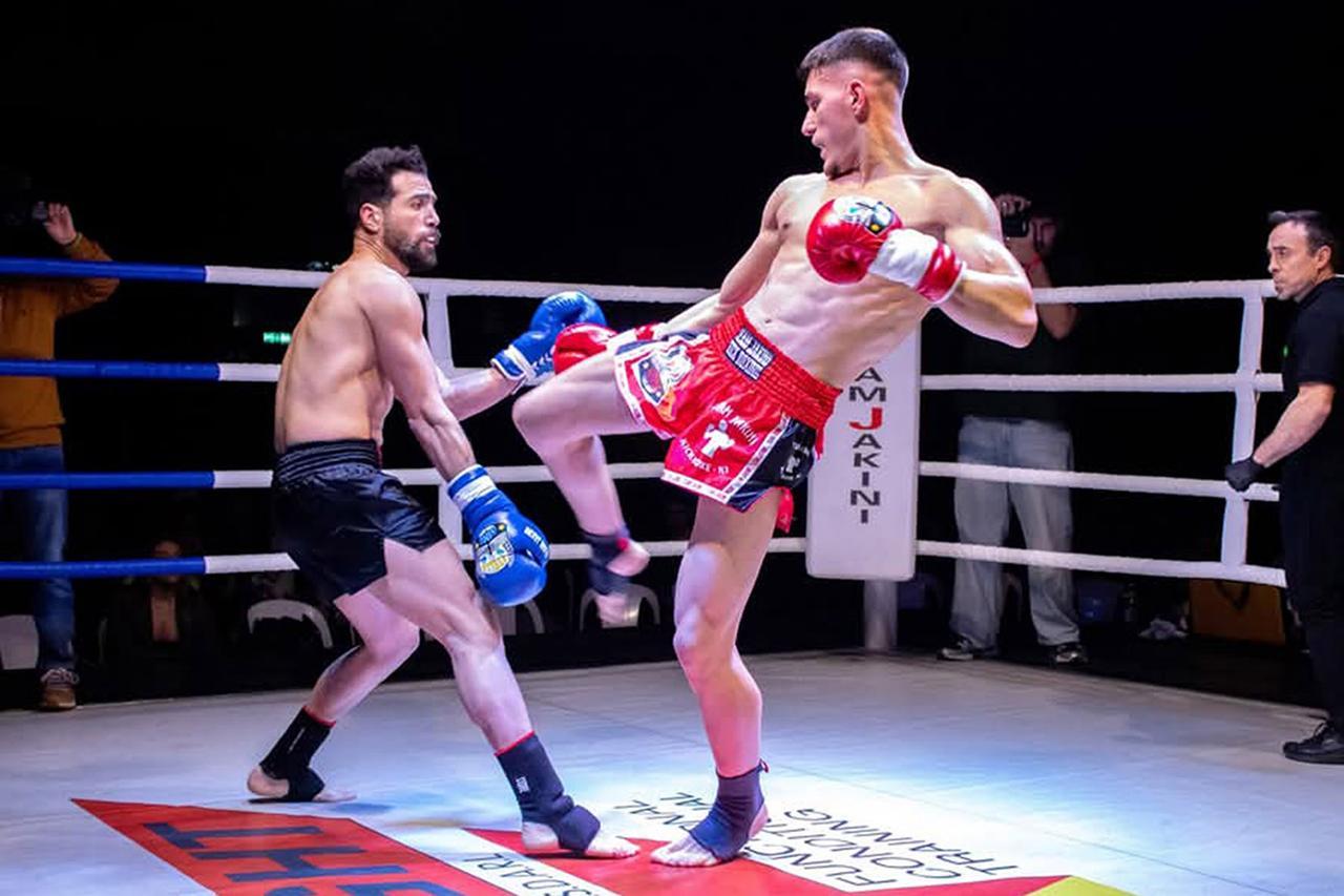Stelle del ring, inizia lo show. Grande kickboxing a Capolona