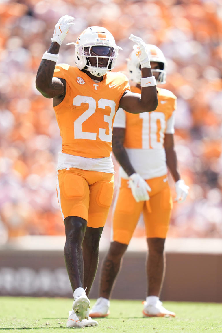 Boo Carter among eight inactive Tennessee football players vs New ...