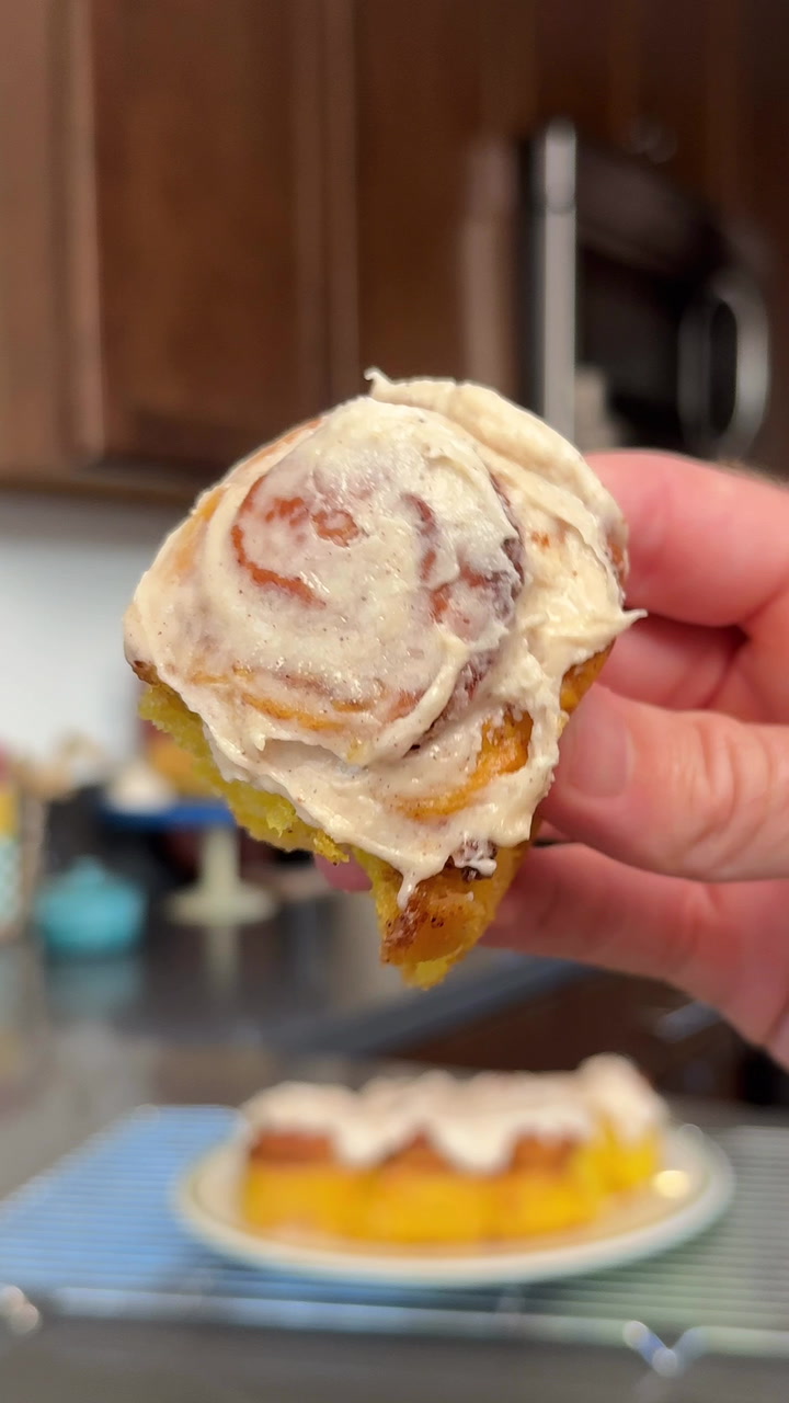 How to Make Pull Apart Pumpkin Cinnamon Rolls