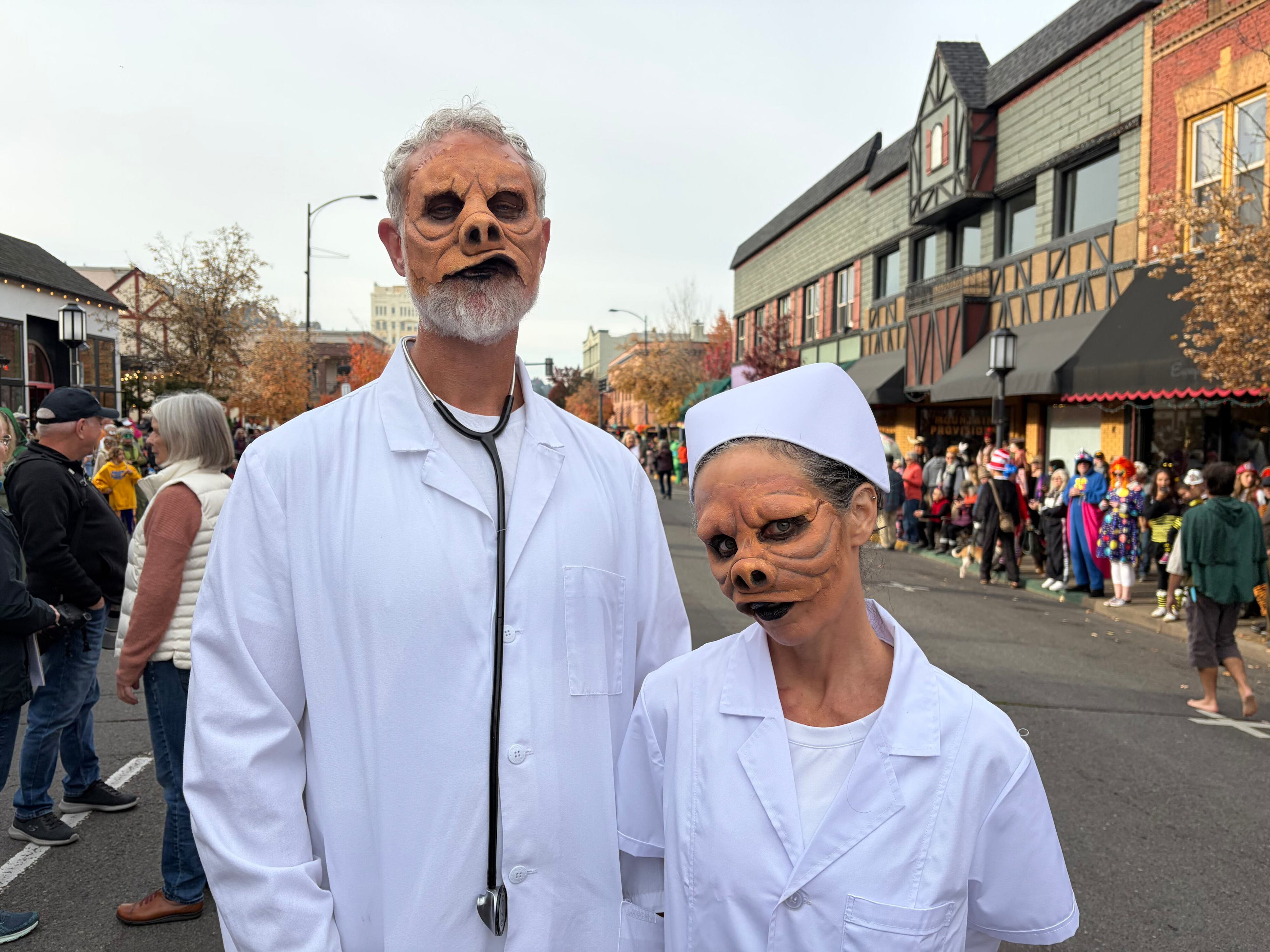 Few inflatable frogs, plenty of custom costumes seen at the art-centric ...