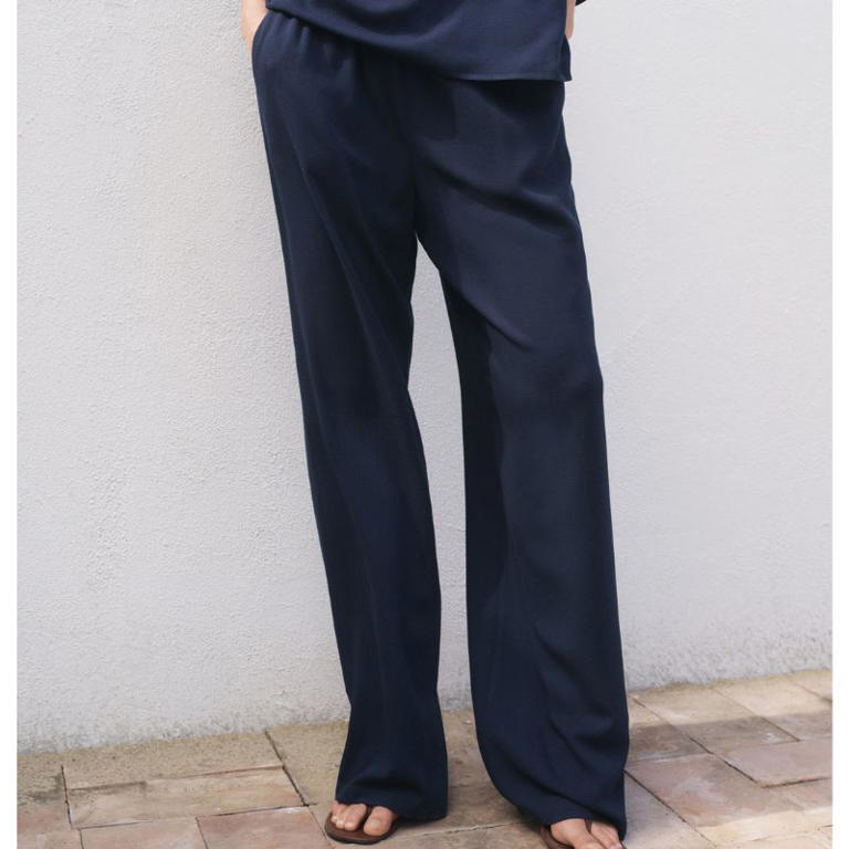 Thought navy and black together was a fashion faux pas? Sarah Jessica