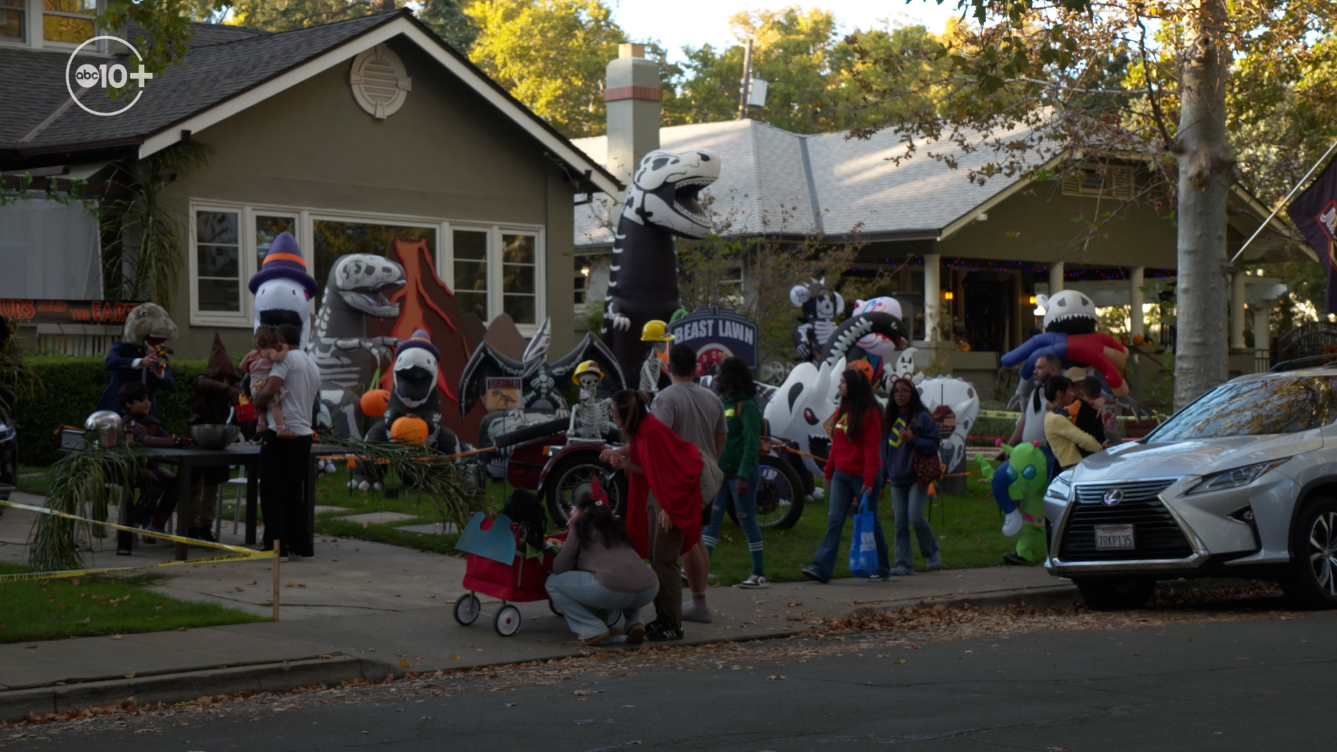 sacramento-halloween-decorations-east-sacramento