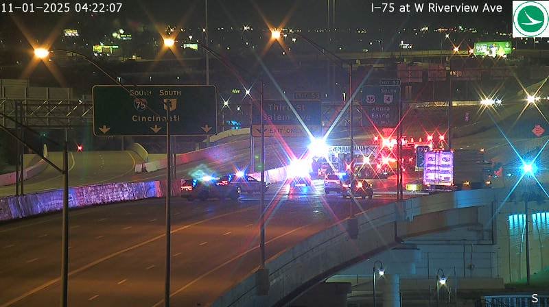At least 1 person dead after crash on I-75 SB; Interstate reopened